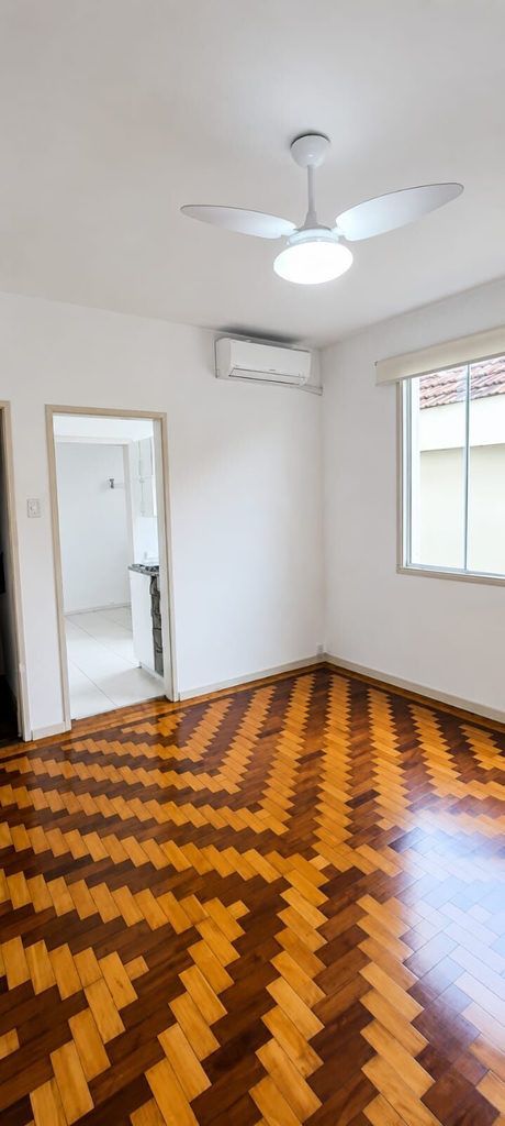 Apartamento com 49m², 1 dormitório no bairro São João em Porto Alegre para Comprar