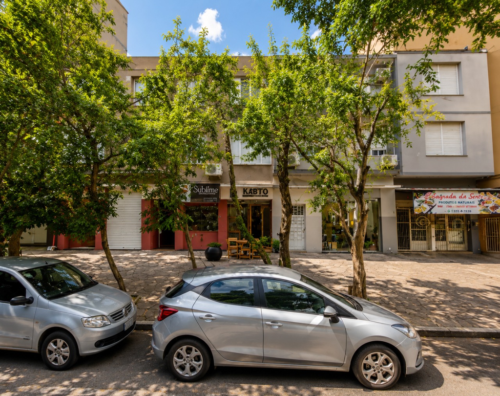 Apartamento com 64m², 2 dormitórios no bairro Passo da Areia em Porto Alegre para Comprar