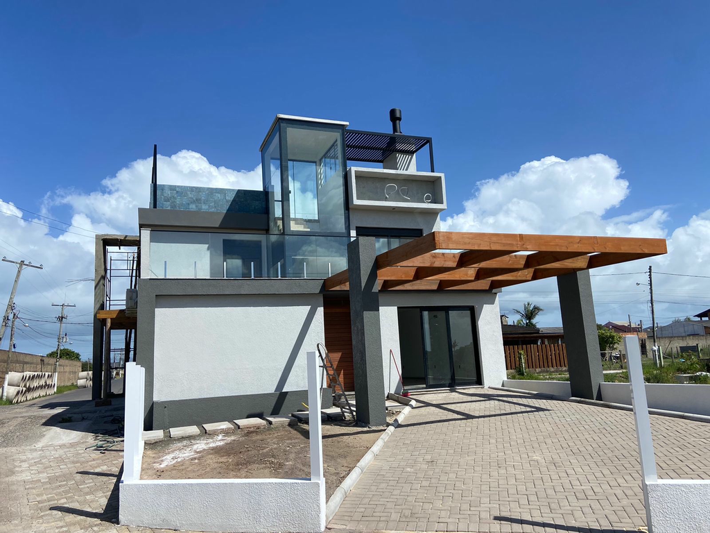 Casa de Condomínio com 226m², 3 dormitórios no bairro Centro em Imbé para Comprar