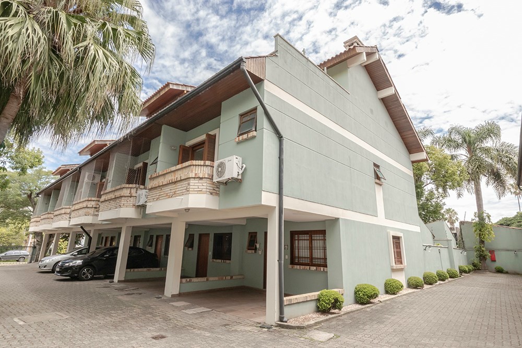 Casa de Condomínio com 202m², 3 dormitórios no bairro Ipanema em Porto Alegre para Comprar