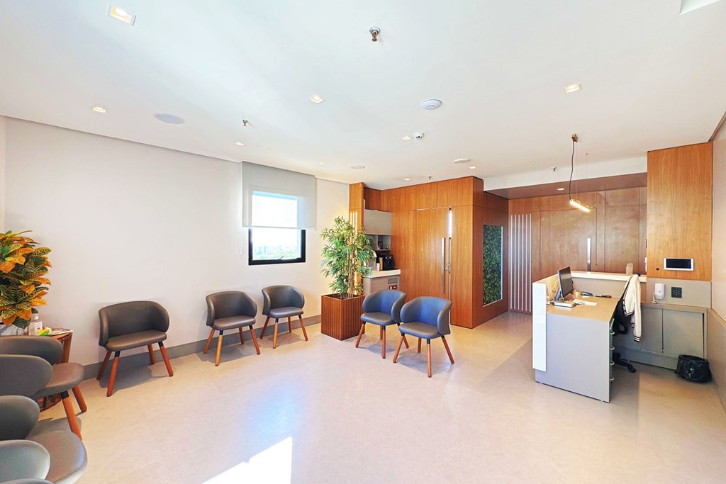 Sala Comercial com 205m² no bairro Três Figueiras em Porto Alegre para Comprar