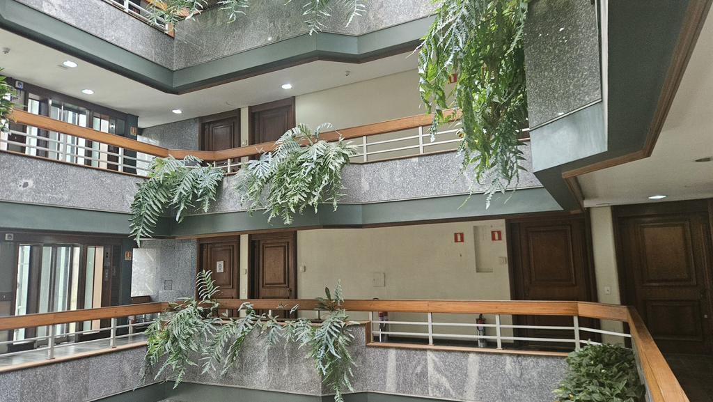 Sala Comercial com 75m² no bairro Higienópolis em Porto Alegre para Comprar