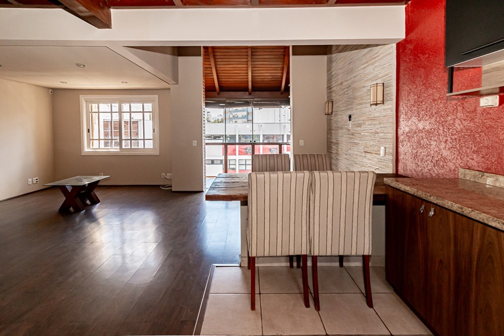 Apartamento com 94m², 1 dormitório no bairro Moinhos de Vento em Porto Alegre para Comprar