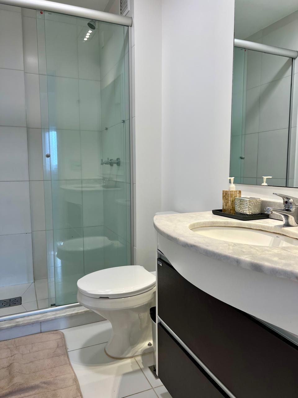 Apartamento 2 dormitórios sendo 1 suíte, semi-mobiliado no Jardim Lindóia