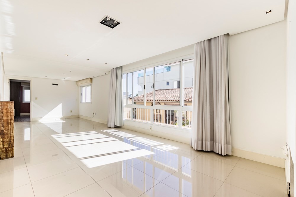 Apartamento com 91m², 2 dormitórios no bairro Menino Deus em Porto Alegre para Comprar