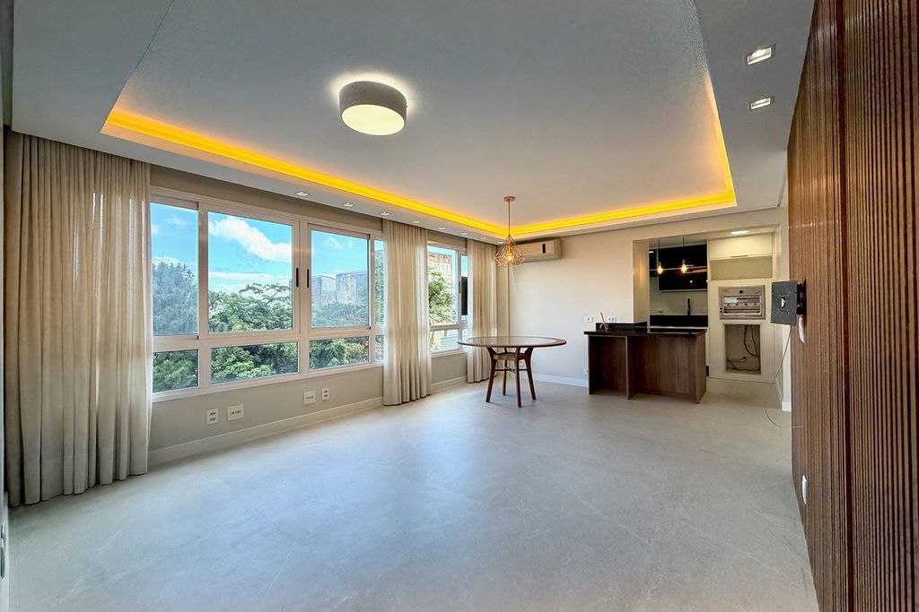 Apartamento com 70m², 2 dormitórios no bairro Petrópolis em Porto Alegre para Comprar