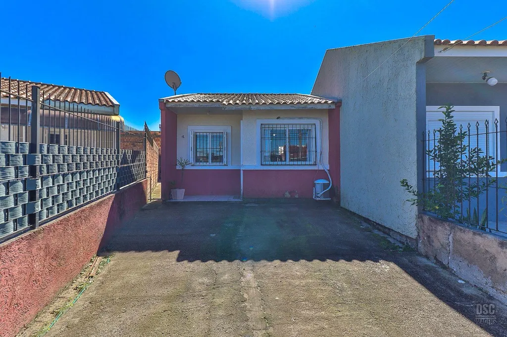 Casa com 48m², 2 dormitórios no bairro Hípica em Porto Alegre para Comprar