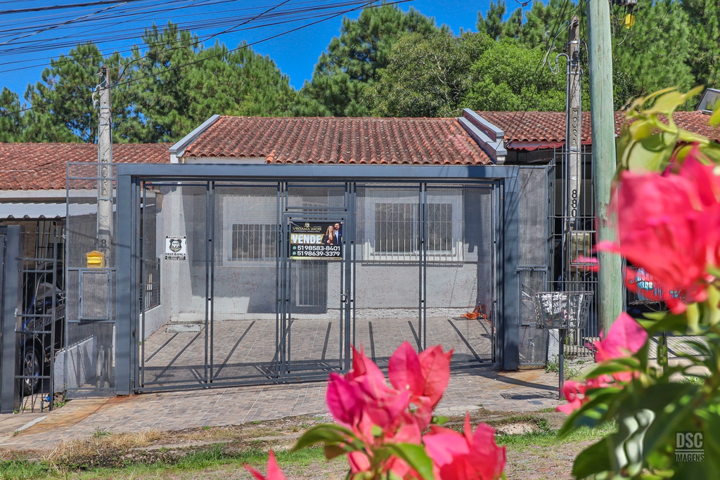 Casa com 51m², 2 dormitórios no bairro Hípica em Porto Alegre para Comprar