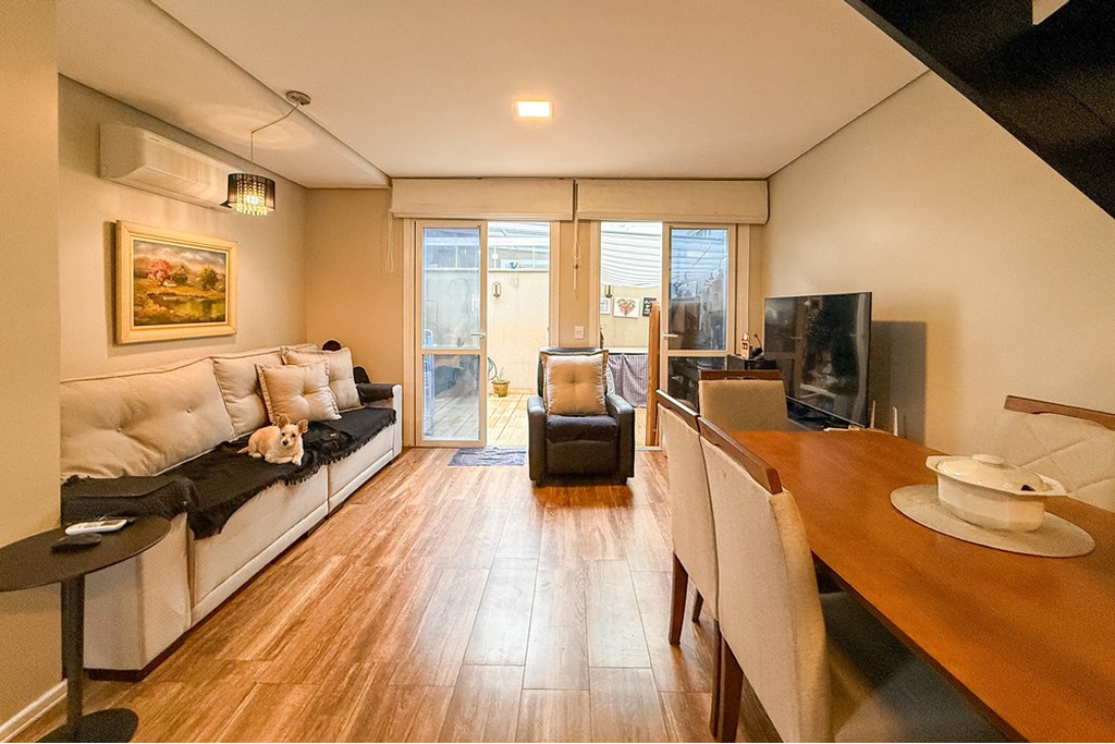 Casa de Condomínio com 108m², 2 dormitórios no bairro Centro em Canoas para Comprar