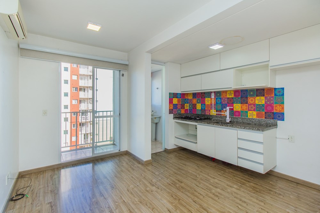 Apartamento com 52m², 2 dormitórios no bairro Fátima em Canoas para Comprar