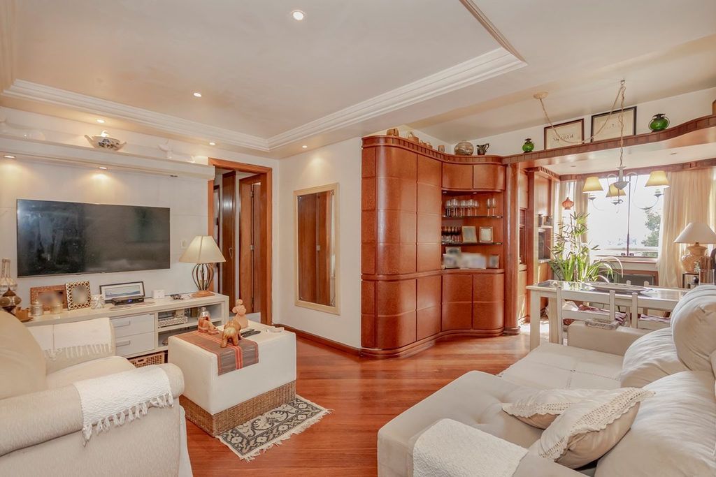 Apartamento com 96m², 3 dormitórios no bairro Chácara das Pedras em Porto Alegre para Comprar