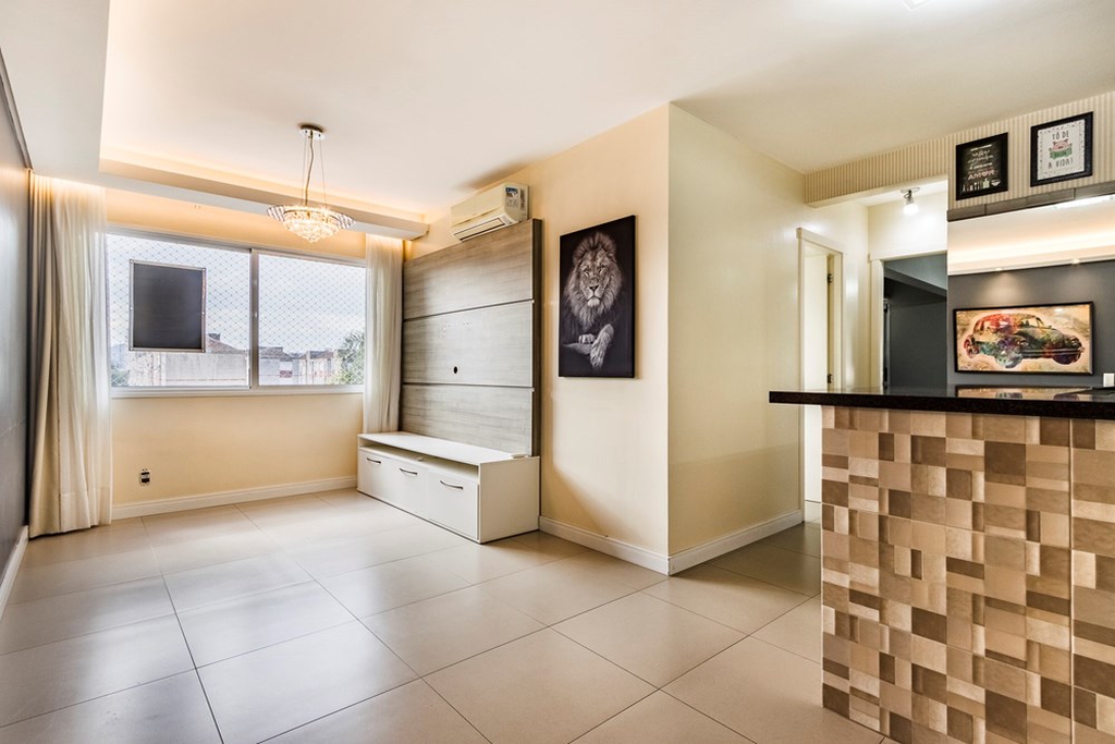 Apartamento com 69m², 2 dormitórios no bairro Vila Ipiranga em Porto Alegre para Comprar