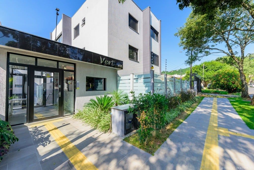 Duplex com 108m², 2 dormitórios no bairro Nonoai em Porto Alegre para Comprar