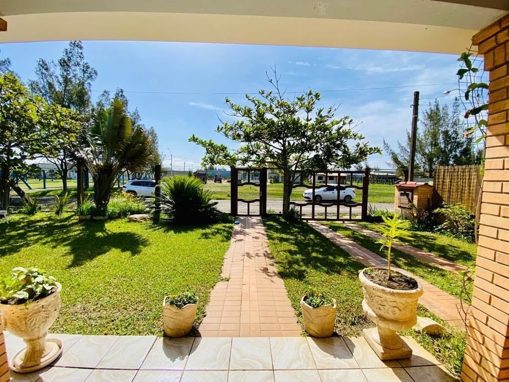 Casa com 129m², 2 dormitórios no bairro Arpoador em Xangri-Lá para Comprar