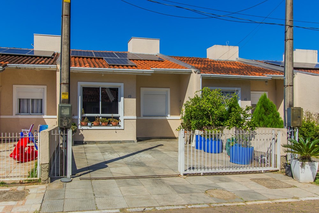 Casa de Condomínio com 66m², 3 dormitórios no bairro Olaria em Canoas para Comprar