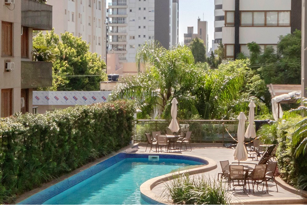 Apartamento com 122m², 3 dormitórios no bairro Petrópolis em Porto Alegre para Comprar