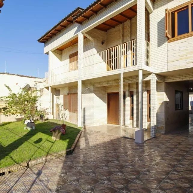 Casa 3 dormitórios no bairro Harmonia