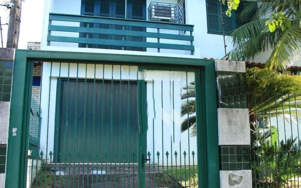 Casa com 300m², 4 dormitórios no bairro Jardim Leopoldina em Porto Alegre para Comprar