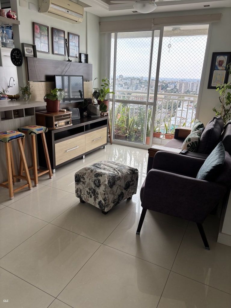 Apartamento com 57m², 2 dormitórios no bairro Cristo Redentor em Porto Alegre para Comprar
