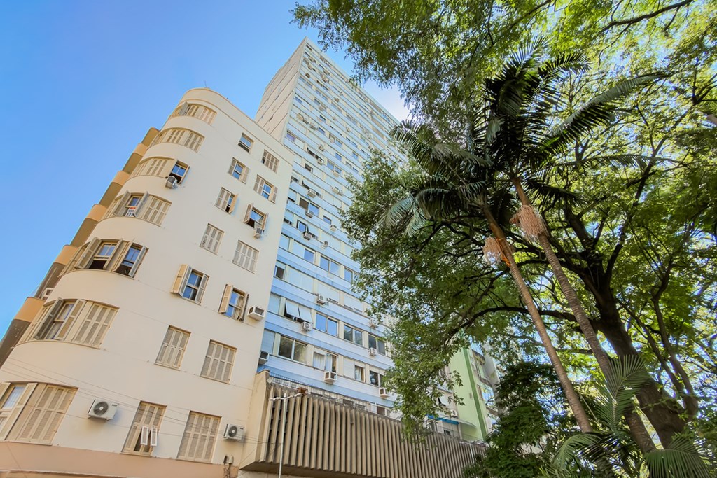Apartamento com 68m², 2 dormitórios no bairro Centro Histórico em Porto Alegre para Comprar