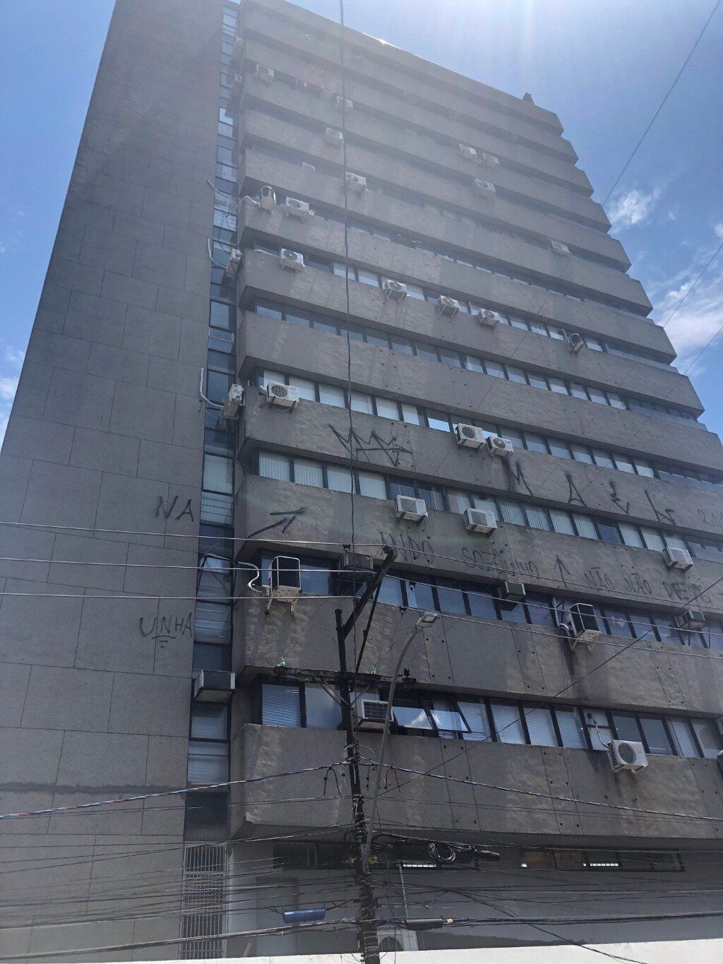 Sala Comercial com 36m² no bairro Floresta em Porto Alegre para Comprar