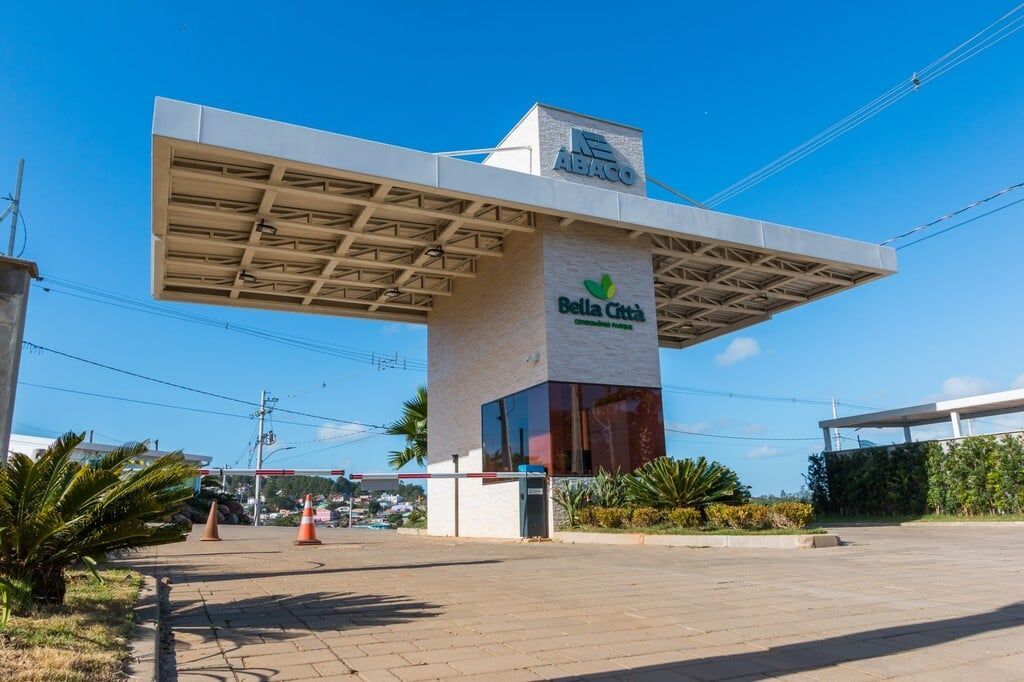 Terreno com 183m² no bairro Lomba do Pinheiro em Porto Alegre para Comprar