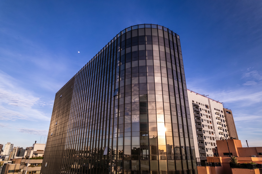 Sala Comercial com 174m² no bairro Chácara das Pedras em Porto Alegre para Comprar