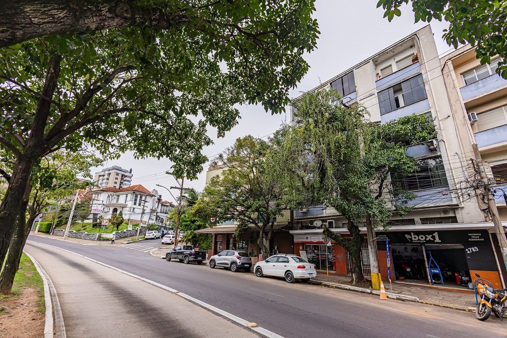 Apartamento com 57m², 2 dormitórios no bairro Petrópolis em Porto Alegre para Comprar