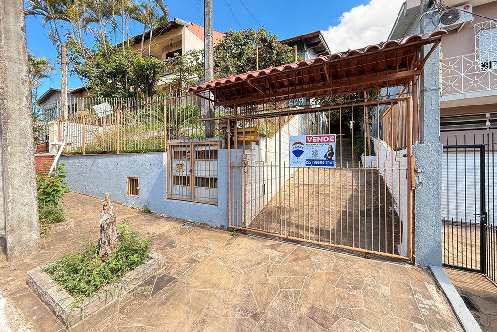 Casa com 110m², 5 dormitórios no bairro São José em Canoas para Comprar