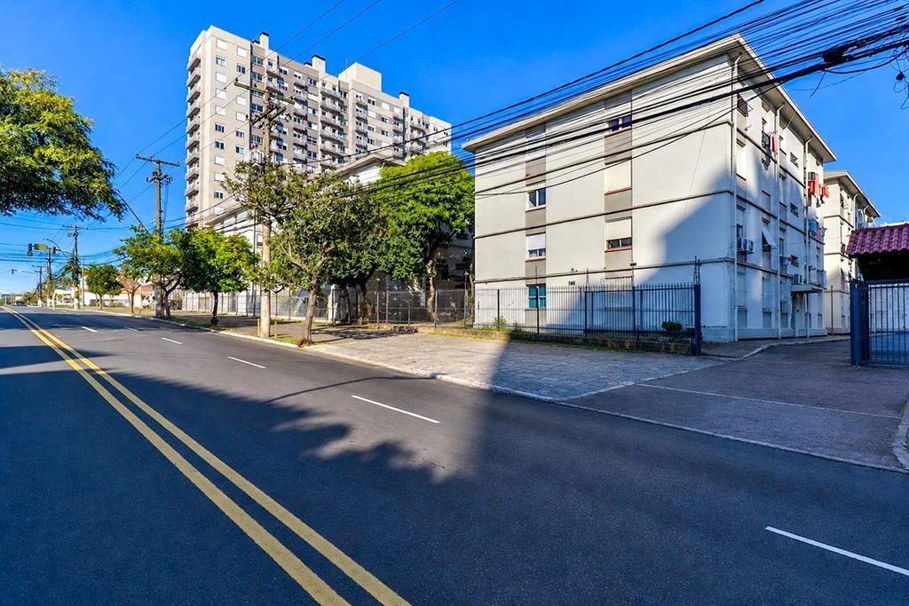 Apartamento com 51m², 2 dormitórios no bairro Cristo Redentor em Porto Alegre para Comprar