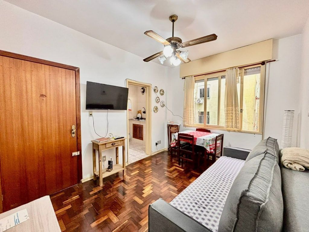 Apartamento com 42m², 1 dormitório no bairro Centro Histórico em Porto Alegre para Comprar