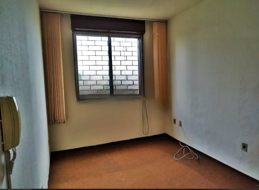 Apartamento com 52m², 2 dormitórios no bairro Parque dos Maias em Porto Alegre para Comprar