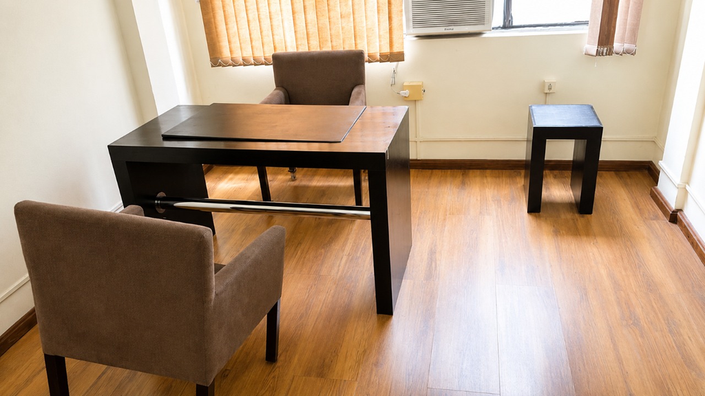 Sala Comercial com 25m² no bairro Centro em Porto Alegre para Comprar ou Alugar