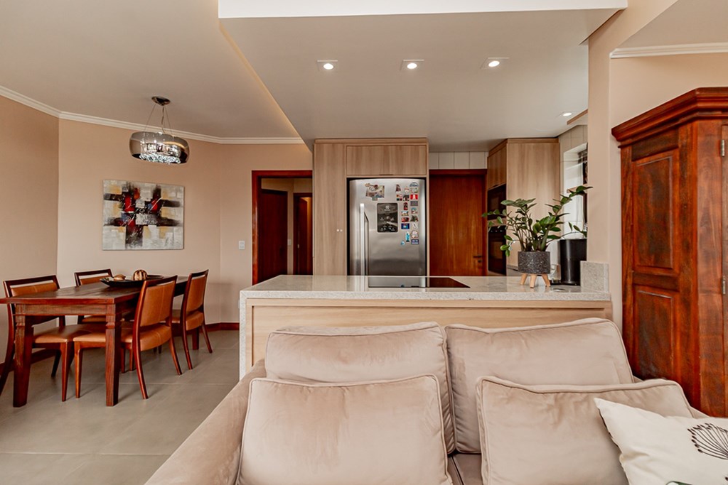 Apartamento com 96m², 3 dormitórios no bairro Menino Deus em Porto Alegre para Comprar