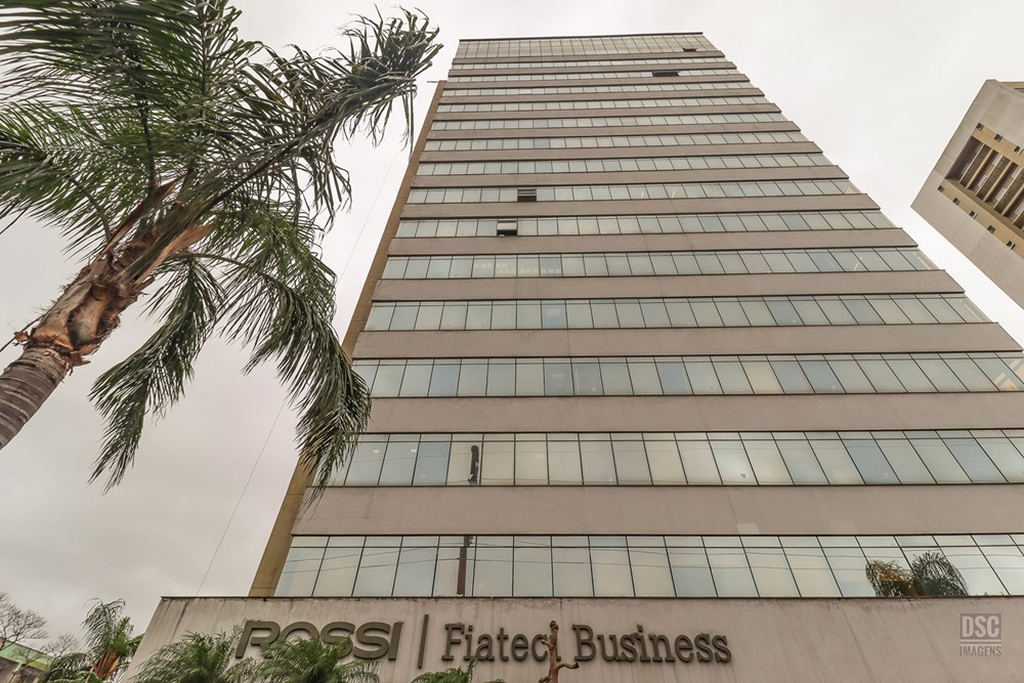 Sala Comercial com 48m² no bairro São Geraldo em Porto Alegre para Comprar