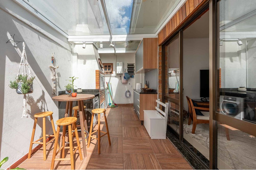 Apartamento com 107m², 3 dormitórios no bairro Floresta em Porto Alegre para Comprar