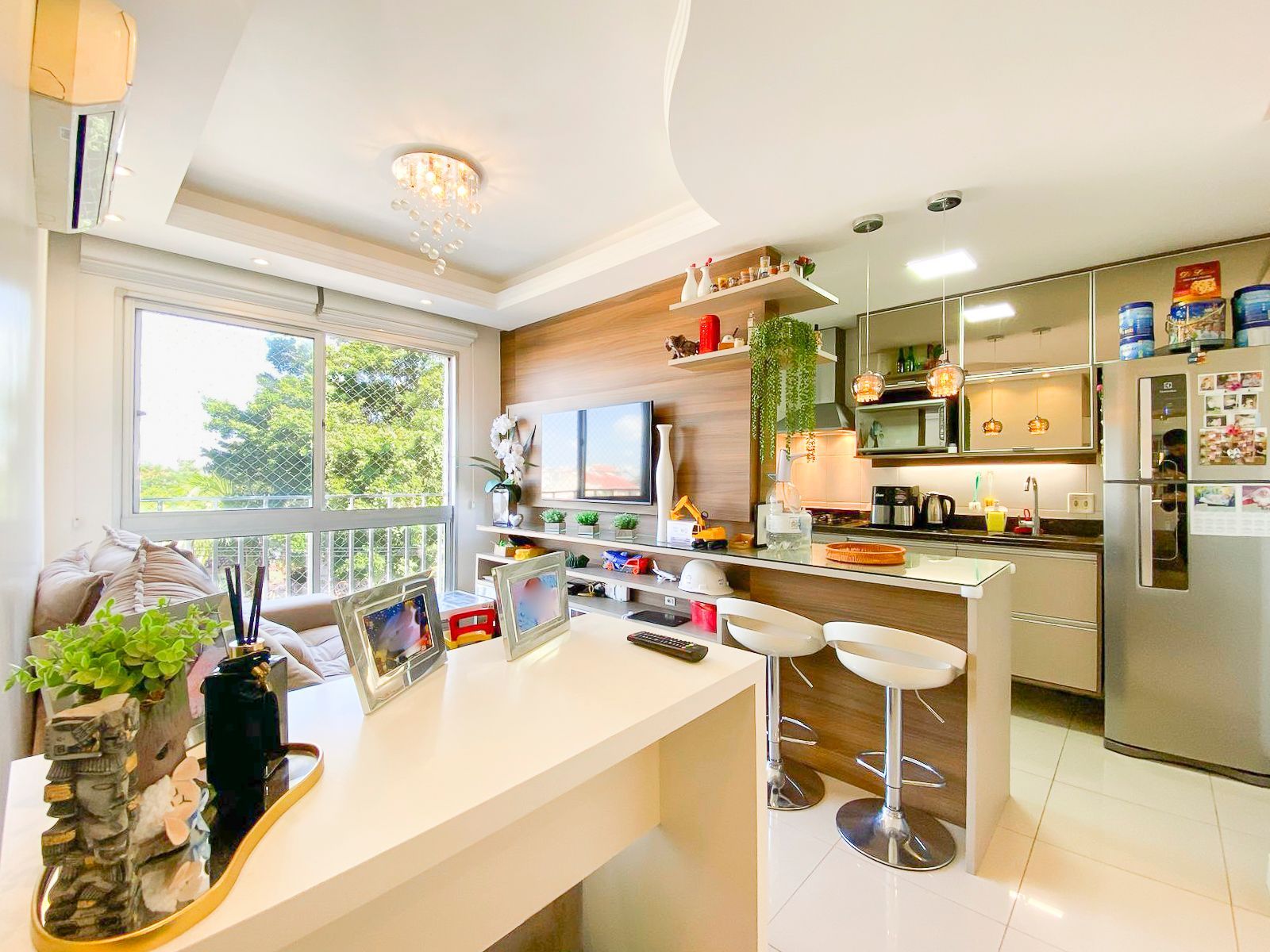 Apartamento / 2 Dormitórios / 1 Vaga / Semi mobiliado / Jardim Itu / Porto Alegre / RS