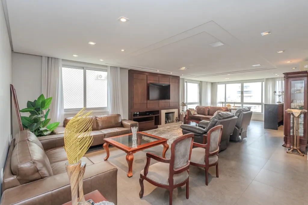 Apartamento com 195m², 3 dormitórios no bairro Bela Vista em Porto Alegre para Comprar