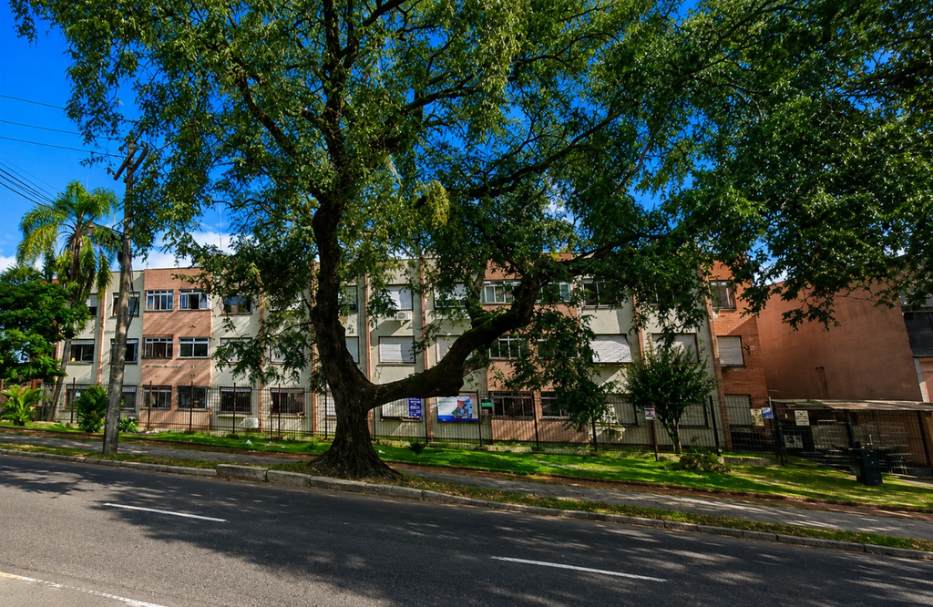 Apartamento com 65m², 2 dormitórios no bairro Vila Jardim em Porto Alegre para Comprar