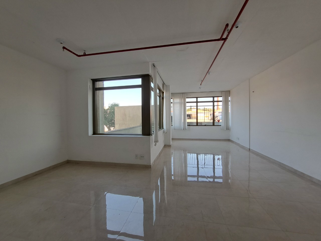 Sala Comercial com 48m² no bairro Floresta em Porto Alegre para Comprar