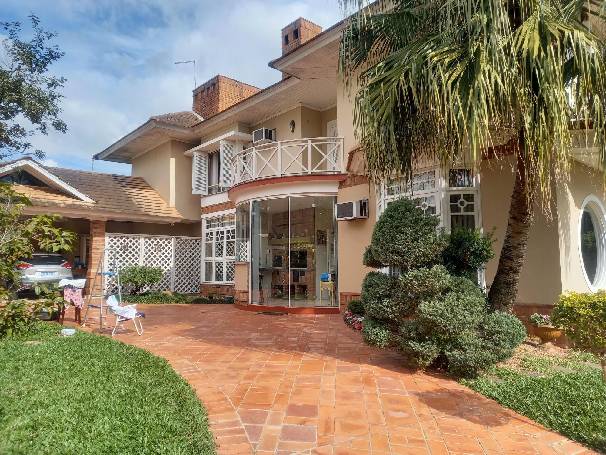 Excelente sobrado 242m²/3dormitórios/Moinhos de Vento/Canoas