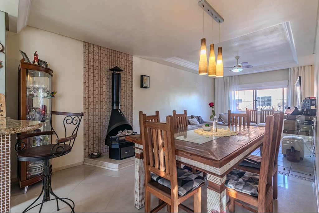 Casa com 369m², 3 dormitórios no bairro Santa Maria Goretti em Porto Alegre para Comprar