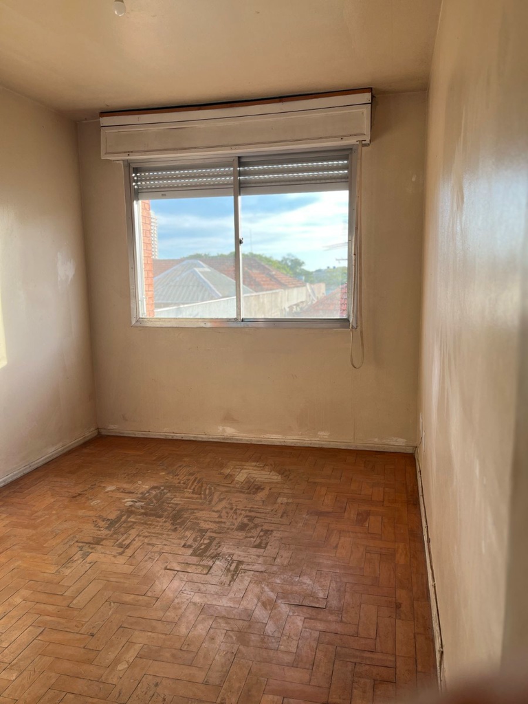 Apartamento com 48m², 2 dormitórios no bairro Menino Deus em Porto Alegre para Comprar