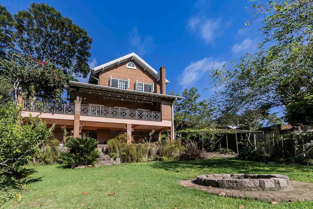 Casa com 352m², 4 dormitórios no bairro Belém Novo em Porto Alegre para Comprar