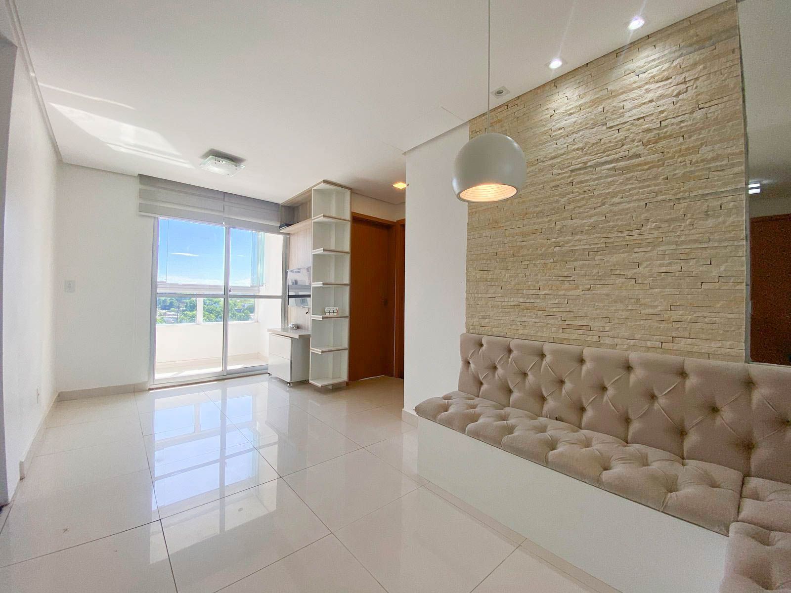 Apartamento / 2 Dormitórios / Sacada com Churrasqueira / 1 Vaga / Morro Santana / Porto Alegre / RS