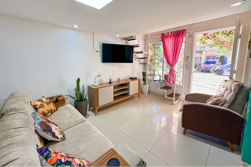 Casa de Condomínio com 95m², 3 dormitórios no bairro Rio Branco em Canoas para Comprar