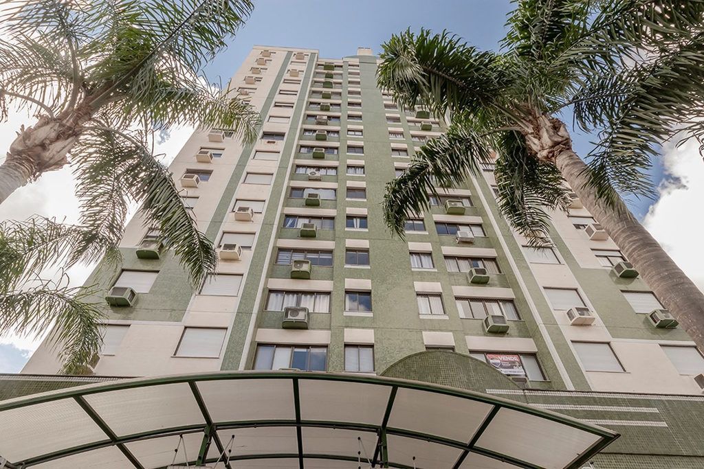 Apartamento com 90m², 3 dormitórios no bairro Santa Cecília em Porto Alegre para Comprar
