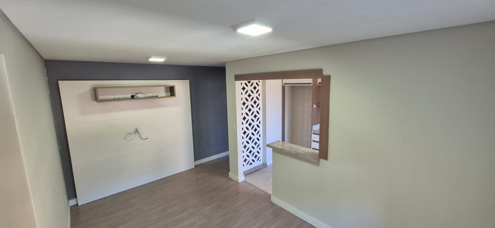 Apartamento 2 Dormiótios / Cond. fechado/ piscina/ excelente localização