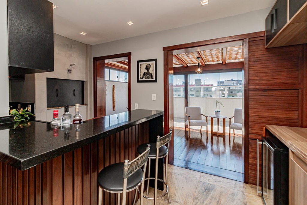 Cobertura com 289m², 3 dormitórios no bairro Jardim Lindóia em Porto Alegre para Comprar