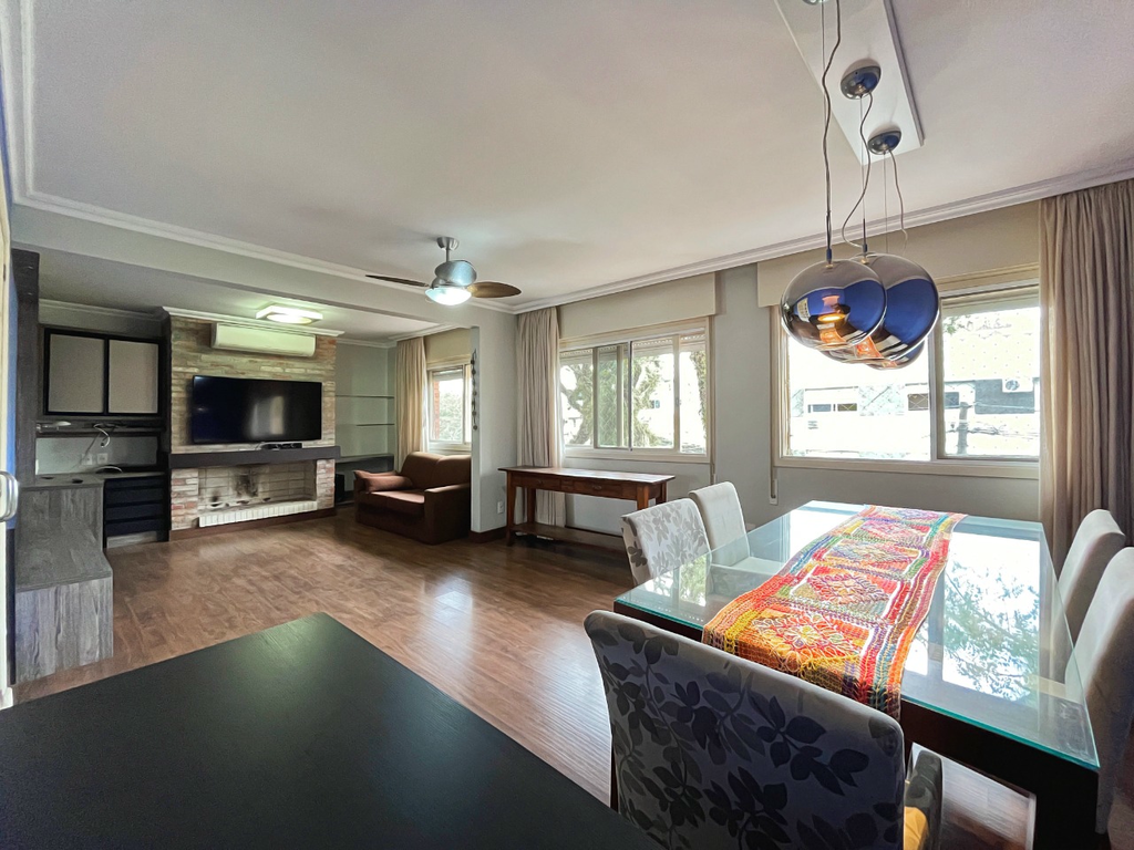 Apartamento com 106m², 3 dormitórios no bairro São Geraldo em Porto Alegre para Comprar